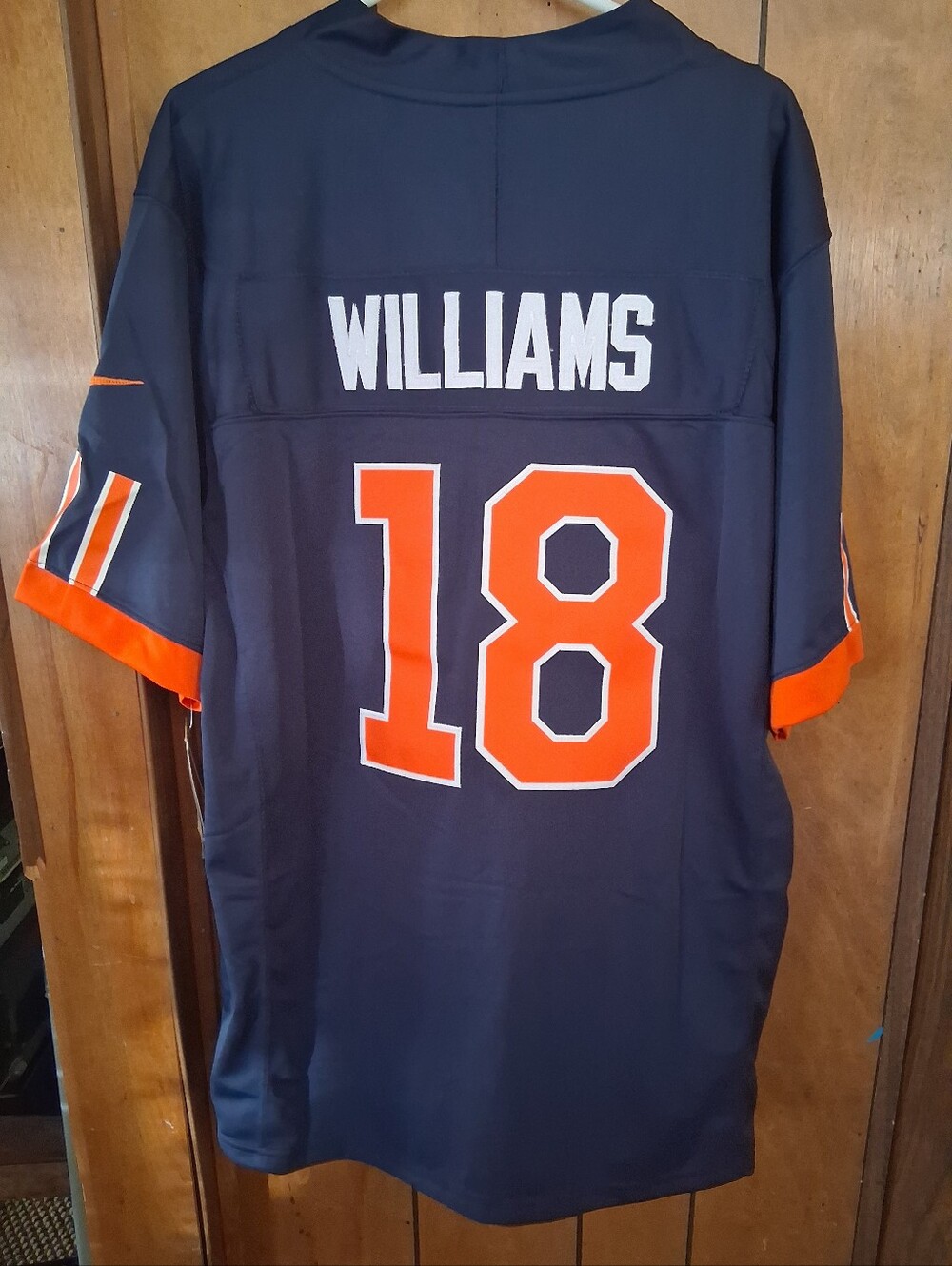 Sports Card With Chicago Bears Rivalry Medium Jersey Caleb Williams Vapor FUSE